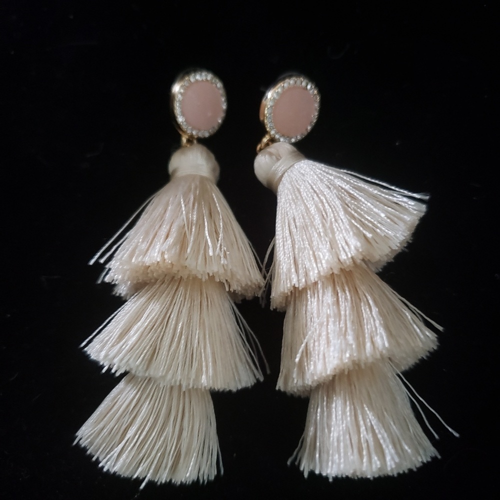 Pom Pom pirced earrings